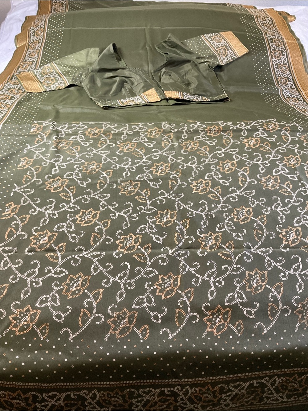 Olive Green Women’s Semi Crepe Silk Saree